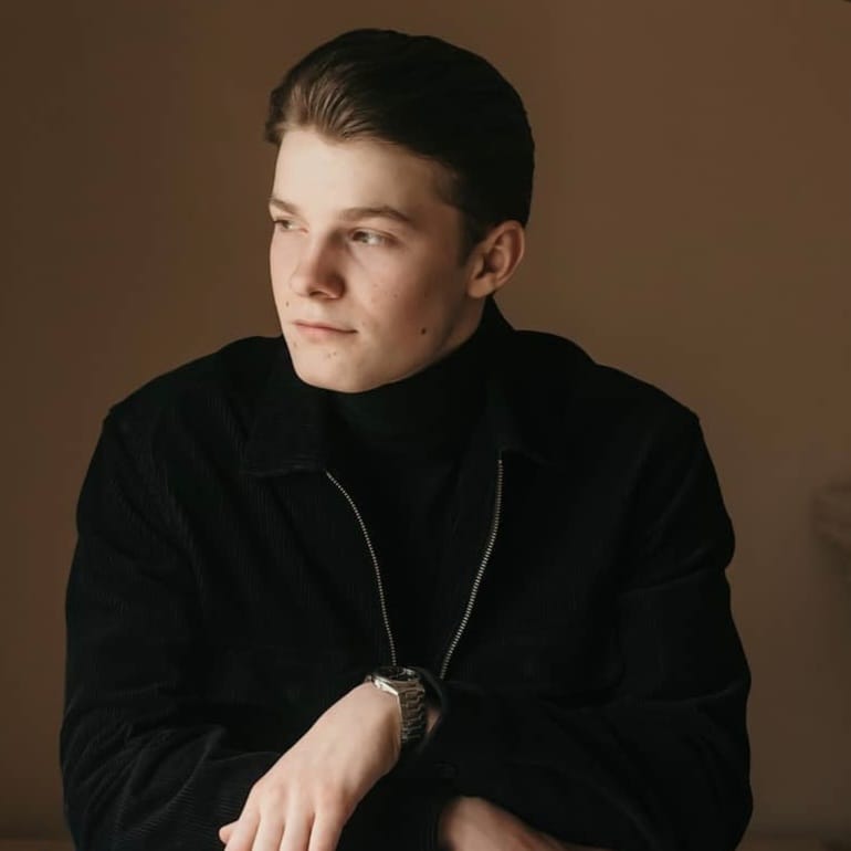 Poza cu maxim nedelcu